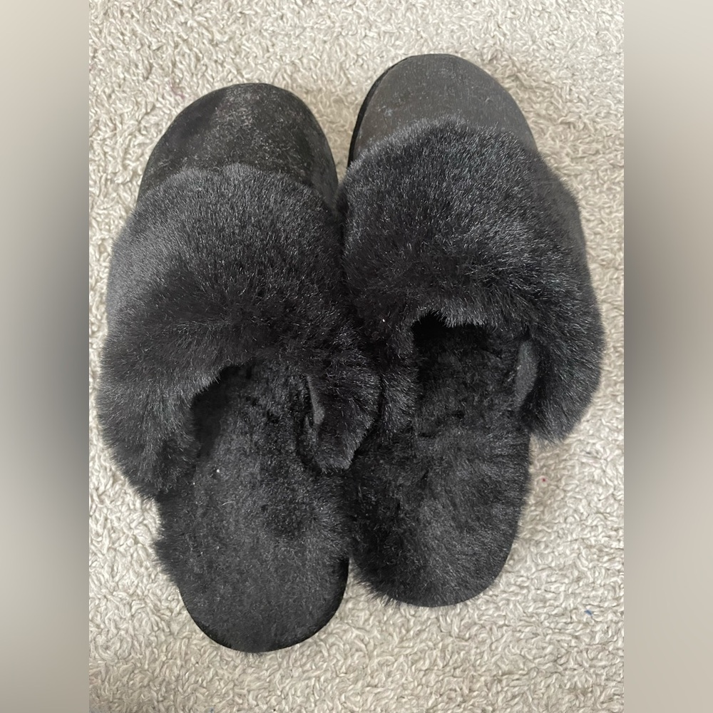 Ann Taylor Factory Faux Fur Slippers Black